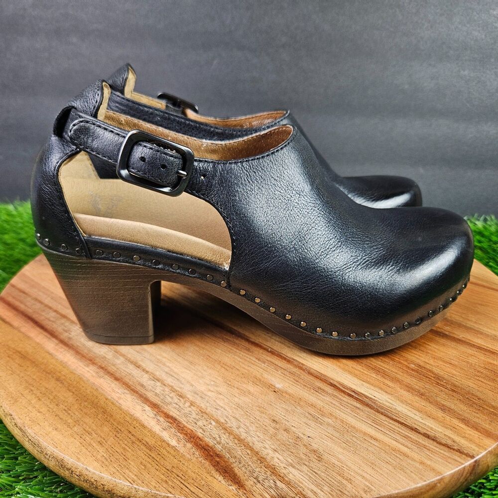 Dansko Sassy Shoes Women's 37 / 6.5 Black Leather Cut Out Studded Platform Clogs